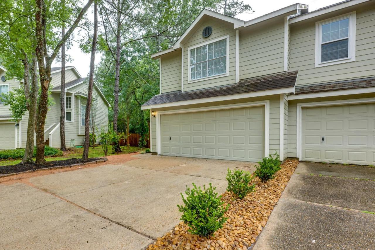 Modern Woodlands Townhome With Spacious Yard And Patio The Woodlands Exteriör bild